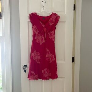 Ann Taylor Women’s Dress in Vibrant Pink with Floral Design, cap sleeves